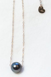 MAI LOVE Pearl Float Necklace - blk