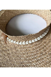 Calikai White Crown Flower Lei 21"