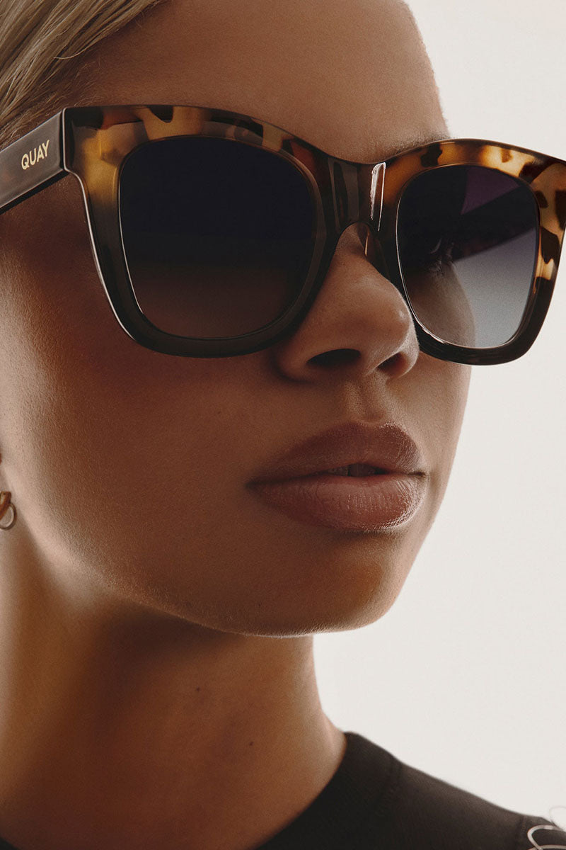 QUAY_AFTERHOURS_TORTOISEBLACK_FADE_EKA_010.jpg