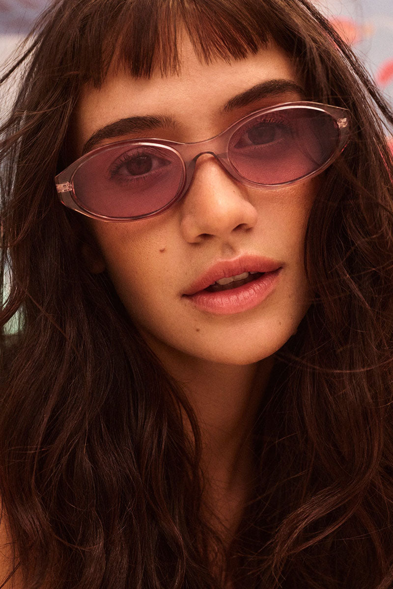 QUAY Aura Points Sunglasses - doe/peony