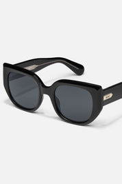 QUAY Busy Sunglasses - Black Frame/Smoke Lens