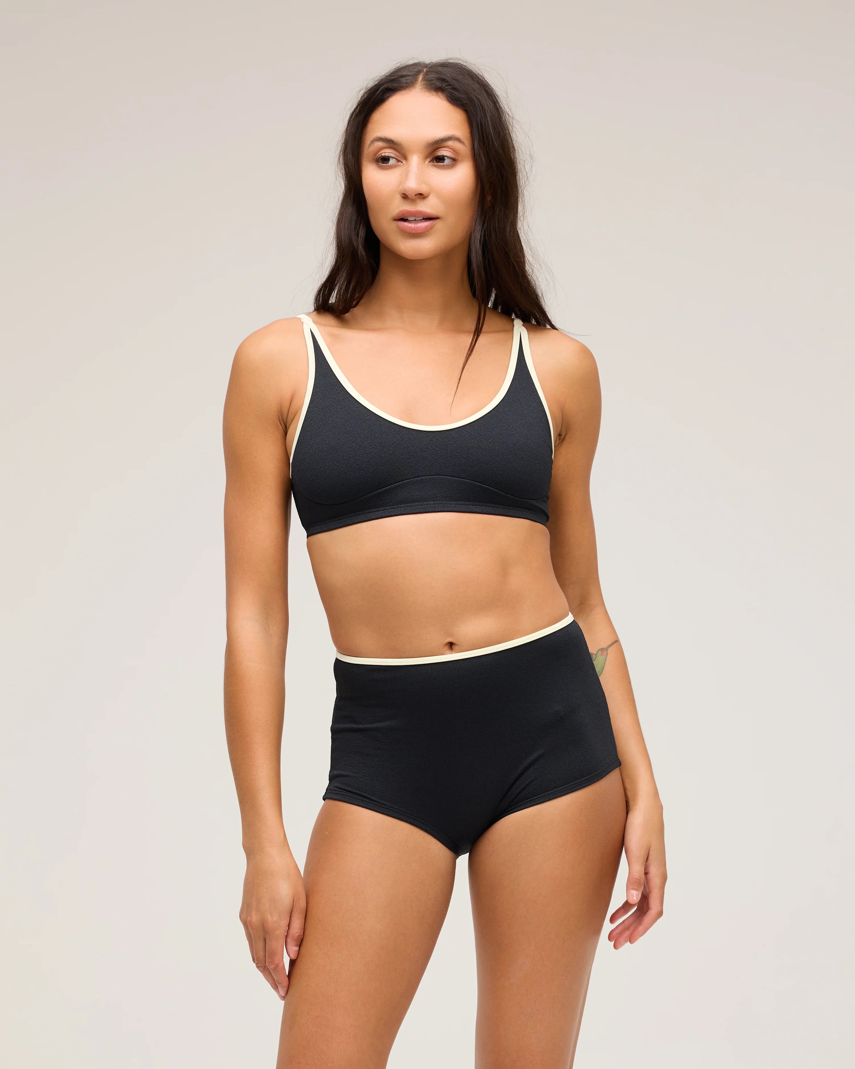 Seea_SU26_Maggie_Black_3017_1_3000x_e6fe1ff1-8180-4053-bd4d-4452a311370d.webp