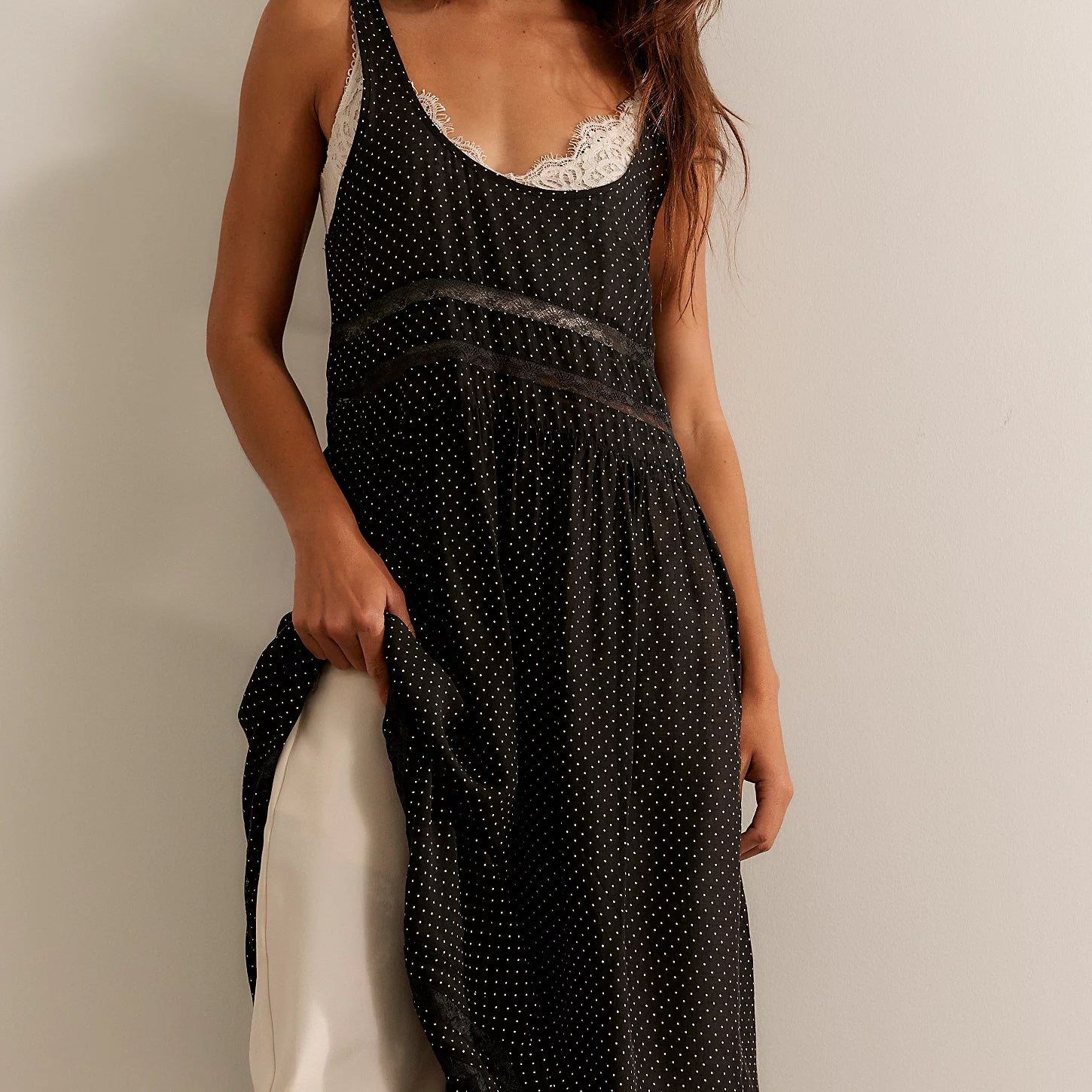 Voile_LaceMidi.webp