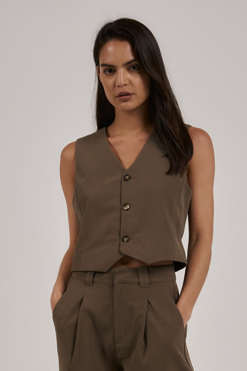 Agnes Vest