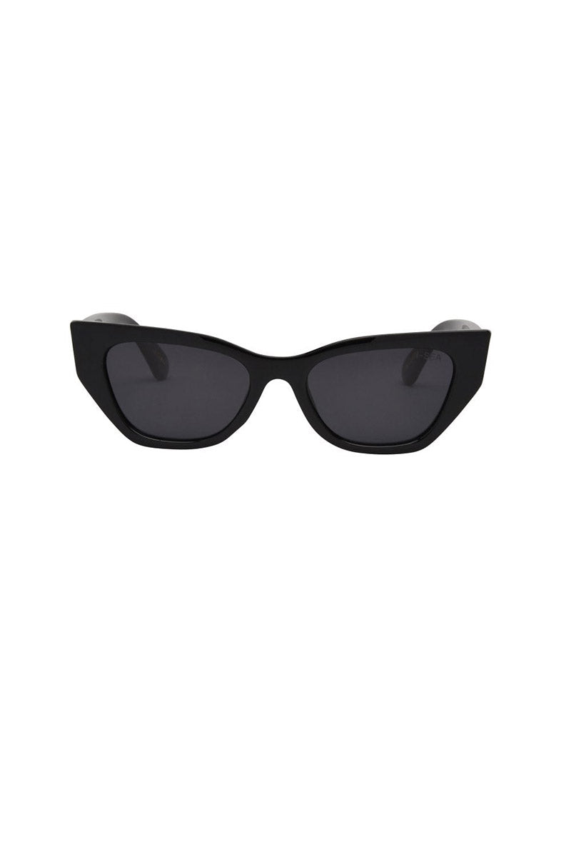 Fiona Black / Smoke Polarized